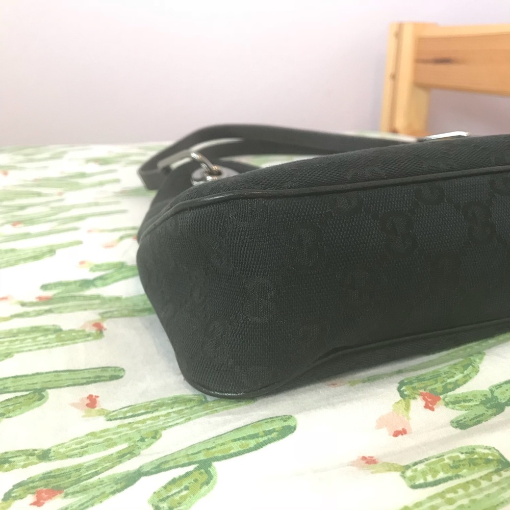 Black GG Canvas Gucci Eclipse Shoulder Bag - Picture 5 of 8